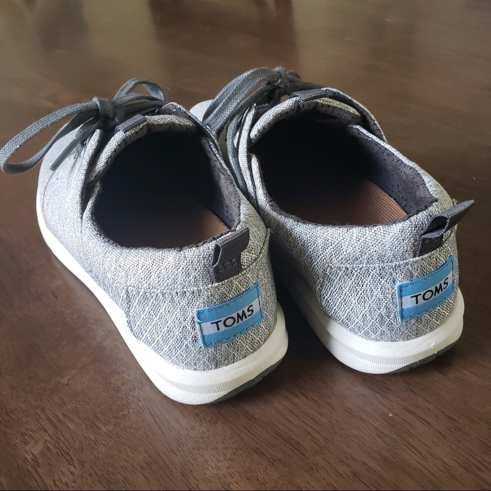 Women’s TOMS sneakers